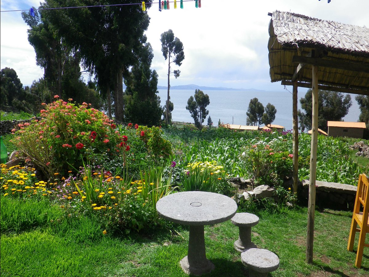 Island Amantani07